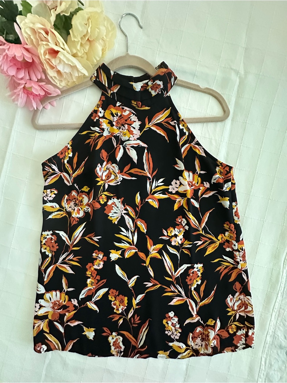 White House Black Market Black NWOT High-Neck Floral Halter Cami
